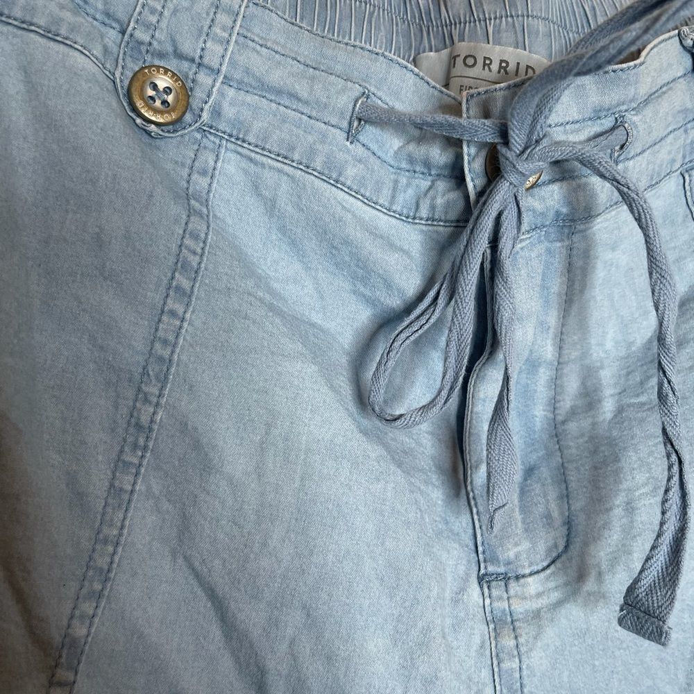 Torrid chambray light wash pants - Picture 4 of 11